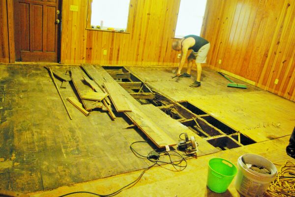 Subfloor Demolition in Granger